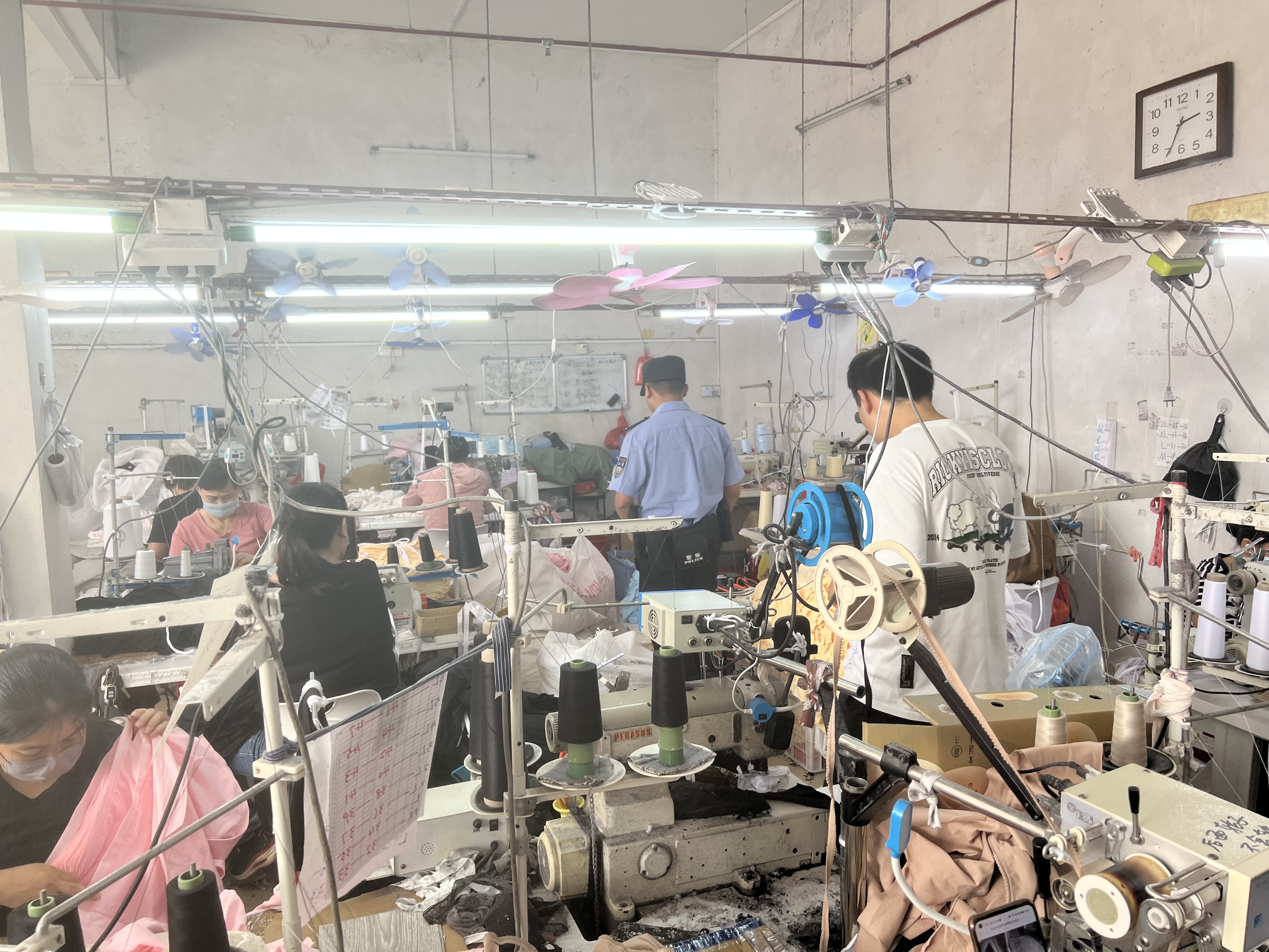 20241026八萬鎮(zhèn)開展涉毒風(fēng)險(xiǎn)行業(yè)專項(xiàng)清理清查統(tǒng)一大行動(dòng).doc_7