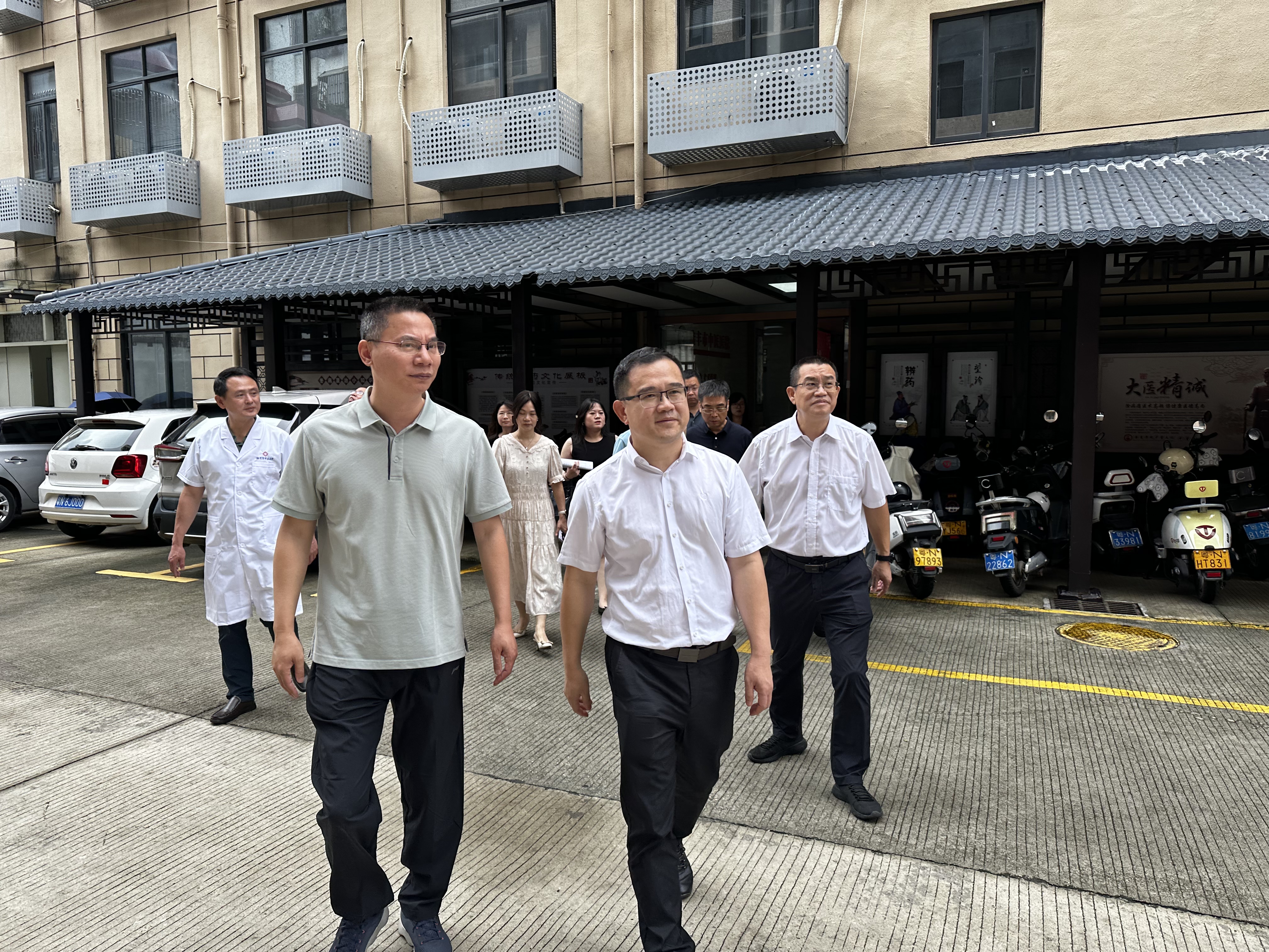 深圳市衛(wèi)生健康委調(diào)研組到陸豐市中醫(yī)醫(yī)院開展“組團式”幫扶調(diào)研 (2).jpg