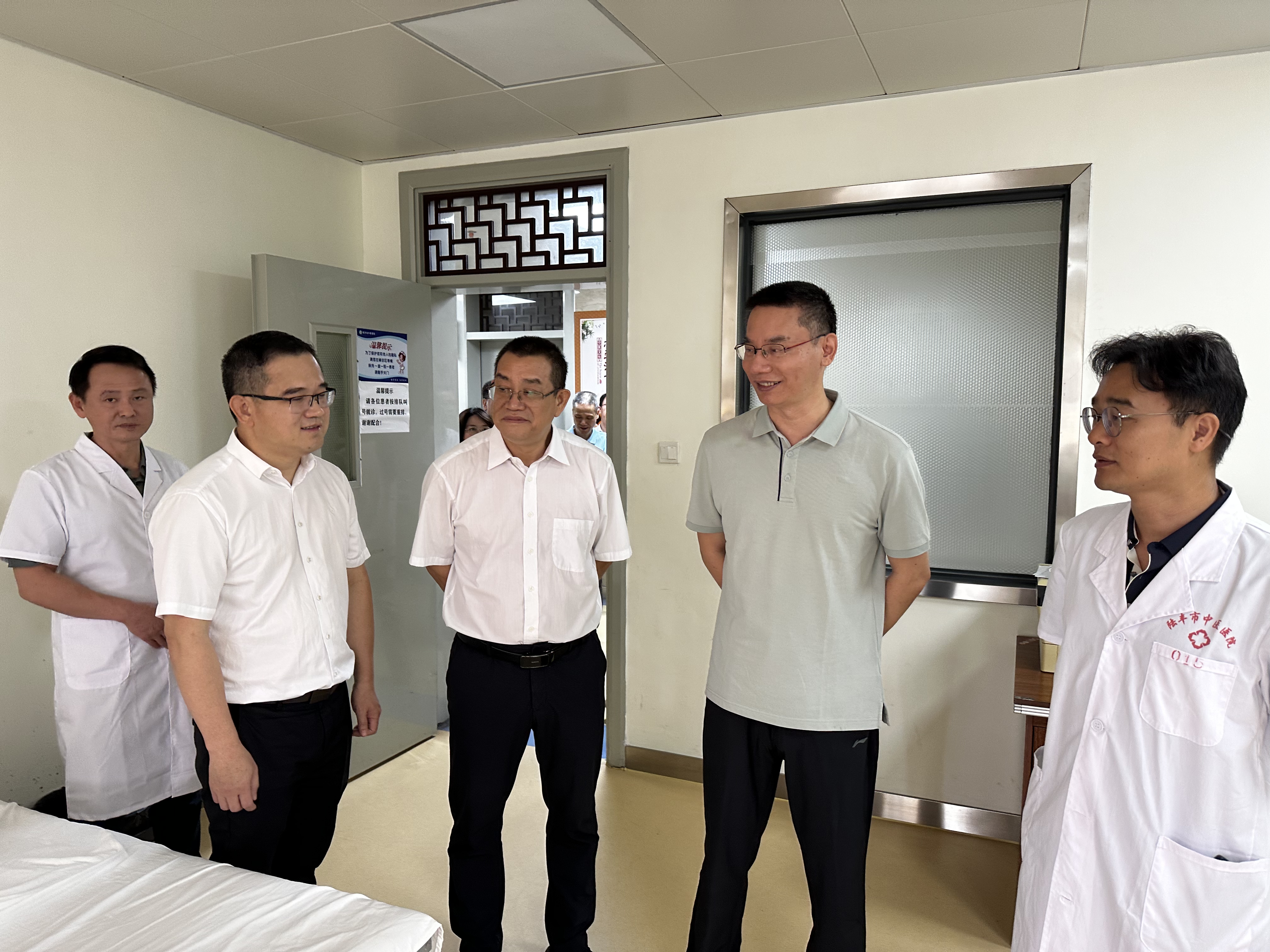 深圳市衛(wèi)生健康委調(diào)研組到陸豐市中醫(yī)醫(yī)院開展“組團式”幫扶調(diào)研 (3).jpg